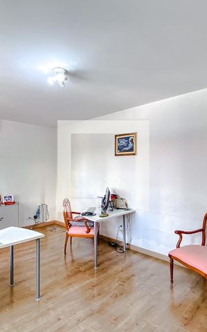 Casa à venda com 358m², 4 quartos e 10 vagasQuarto 4 - Suíte