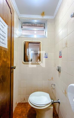 Casa à venda com 358m², 4 quartos e 10 vagasBanheiro da Garagem
