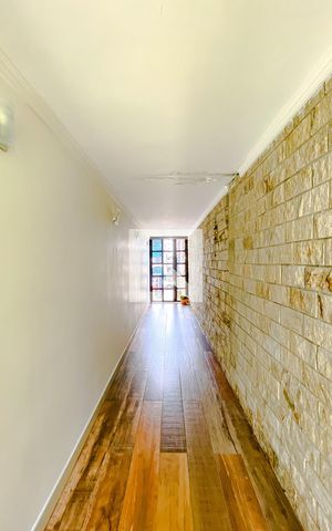 Casa à venda com 358m², 4 quartos e 10 vagasHall de entrada