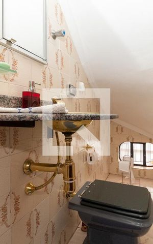 Casa à venda com 150m², 4 quartos e 2 vagasLavabo