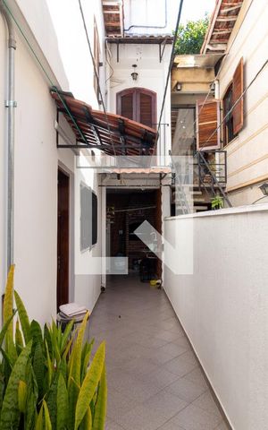 Casa à venda com 150m², 4 quartos e 2 vagasCorredor