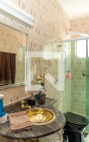 Casa à venda com 150m², 4 quartos e 2 vagasBanheiro da Suíte