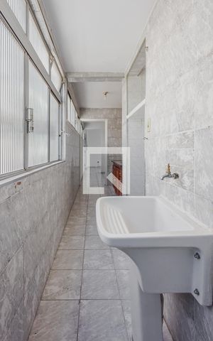 Apartamento para alugar com 66m², 3 quartos e sem vagaÁrea de Serviço