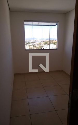 Casa à venda com 300m², 12 quartos e 5 vagas Casa à venda com 300m², 12 quartos e 5 vagasApartamento 1