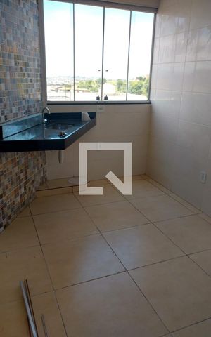 Casa à venda com 300m², 12 quartos e 5 vagas Casa à venda com 300m², 12 quartos e 5 vagasApartamento 1