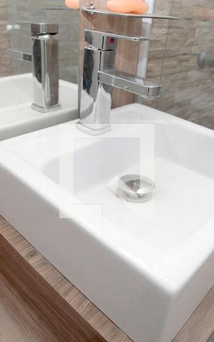 Apartamento para alugar com 62m², 2 quartos e sem vagaBanheiro