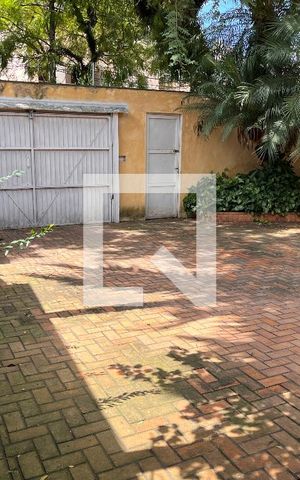 Casa à venda com 460m², 4 quartos e 4 vagasFachada