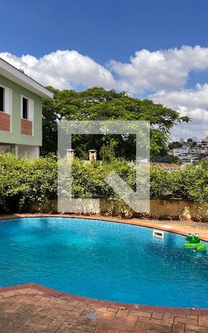 Casa à venda com 460m², 4 quartos e 4 vagasPiscina