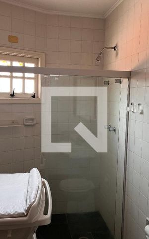 Casa à venda com 460m², 4 quartos e 4 vagasBanheiro 02