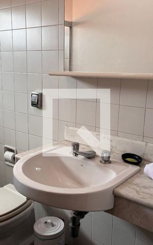 Casa à venda com 460m², 4 quartos e 4 vagasBanheiro 02