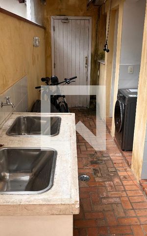 Casa à venda com 460m², 4 quartos e 4 vagasÁrea de Serviço