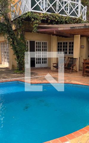 Casa à venda com 460m², 4 quartos e 4 vagasPiscina