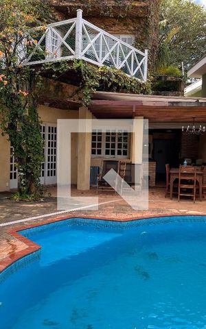 Casa à venda com 460m², 4 quartos e 4 vagasPiscina