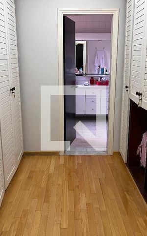 Casa à venda com 460m², 4 quartos e 4 vagasCloset