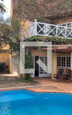 Casa à venda com 460m², 4 quartos e 4 vagasFachada dos fundos