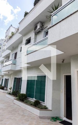 Casa de condomínio à venda com 289m², 3 quartos e 4 vagas Casa de condomínio à venda com 289m², 3 quartos e 4 vagasFachada do bloco