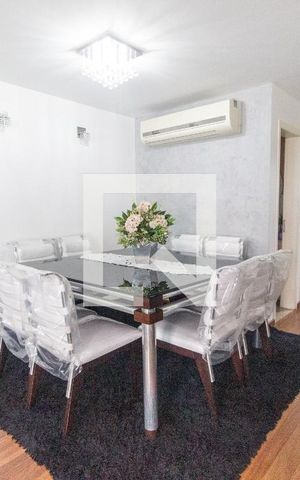 Casa de condomínio à venda com 289m², 3 quartos e 4 vagas Casa de condomínio à venda com 289m², 3 quartos e 4 vagasSala de jantar