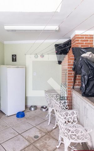 Casa de condomínio à venda com 289m², 3 quartos e 4 vagas Casa de condomínio à venda com 289m², 3 quartos e 4 vagasChurrasqueira