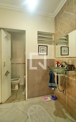 Casa à venda com 350m², 3 quartos e 5 vagasLavabo