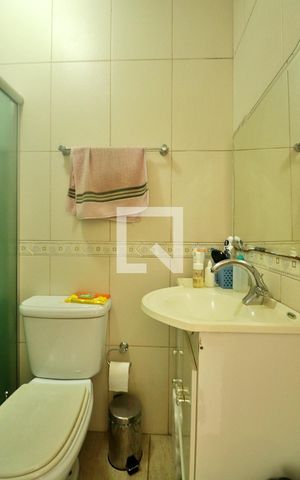 Casa à venda com 350m², 3 quartos e 5 vagasSuíte 2- Banheiro do Quarto 2
