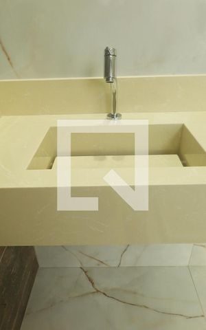 Apartamento à venda com 77m², 2 quartos e 1 vagaSuíte - Banheiro do Quarto 1