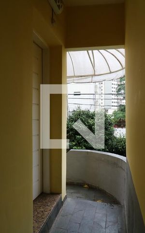Casa para alugar com 248m², 5 quartos e 4 vagasCorredor externo