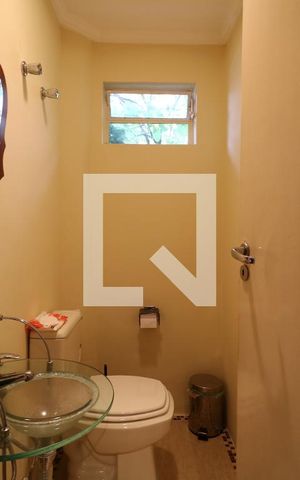 Casa para alugar com 248m², 5 quartos e 4 vagasLavabo