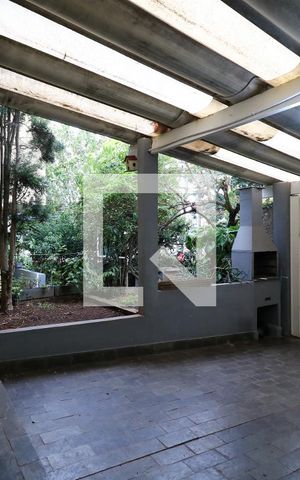 Casa para alugar com 248m², 5 quartos e 4 vagasGaragem - Rua Tupi
