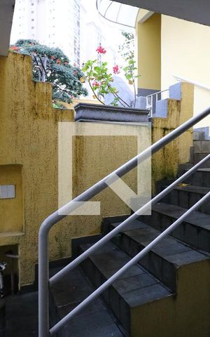 Casa para alugar com 248m², 5 quartos e 4 vagasGaragem - Rua Xingu