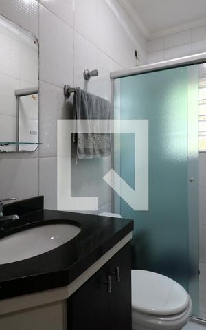 Casa para alugar com 248m², 5 quartos e 4 vagasBanheiro Social