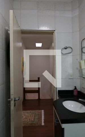 Casa para alugar com 248m², 5 quartos e 4 vagasBanheiro Social