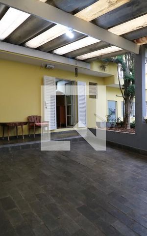 Casa para alugar com 248m², 5 quartos e 4 vagasGaragem - Rua Tupi