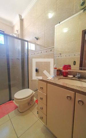 Apartamento à venda com 156m², 4 quartos e 2 vagas Apartamento à venda com 156m², 4 quartos e 2 vagasBanheiro 2