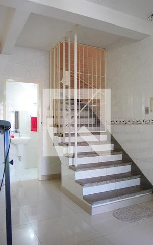 Casa à venda com 580m², 2 quartos e 6 vagasSala