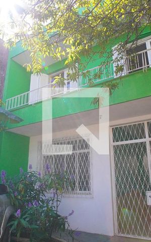 Casa à venda com 580m², 2 quartos e 6 vagasFachada Casa