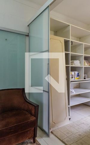 Casa à venda com 568m², 4 quartos e 4 vagasSuíte 1