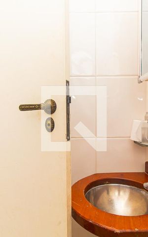 Apartamento à venda com 172m², 3 quartos e 1 vaga Apartamento à venda com 172m², 3 quartos e 1 vagaBanheiro de Serviço