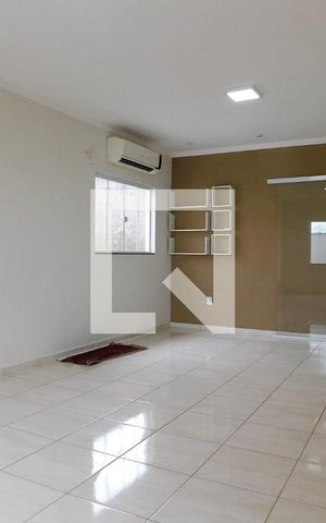 Casa para alugar com 170m², 3 quartos e 2 vagasSala