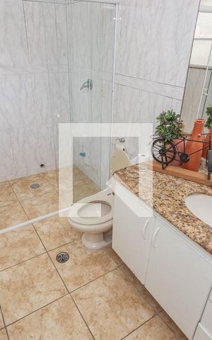 Casa para alugar com 280m², 4 quartos e 1 vaga Casa para alugar com 280m², 4 quartos e 1 vagaBanheiro