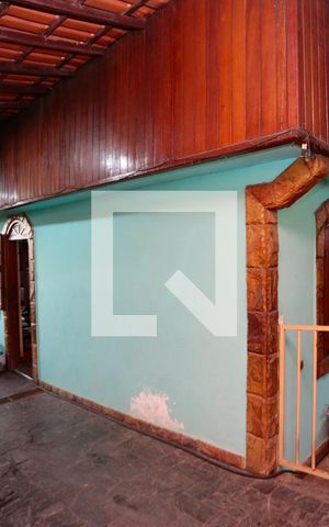 Casa à venda com 118m², 4 quartos e 4 vagas Casa à venda com 118m², 4 quartos e 4 vagasFachada
