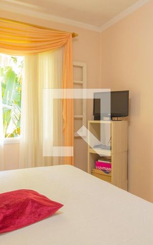 Casa à venda com 440m², 4 quartos e 6 vagas Casa à venda com 440m², 4 quartos e 6 vagasSuíte