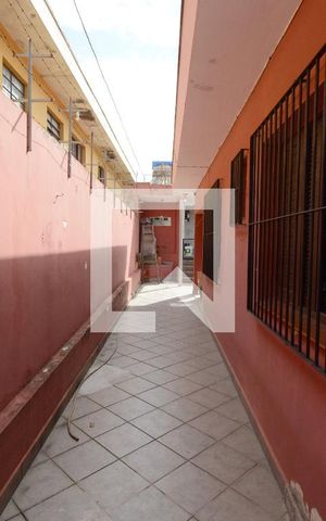 Casa à venda com 300m², 3 quartos e 4 vagasQuintal