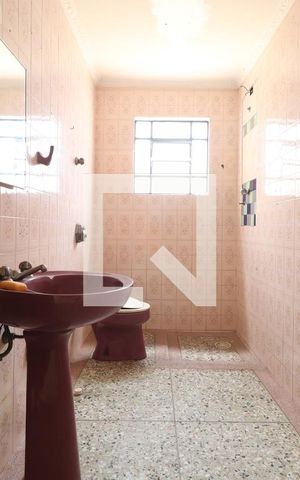 Casa à venda com 250m², 3 quartos e 1 vagaBanheiro 1