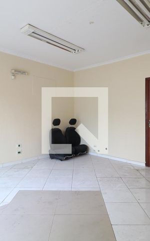 Casa à venda com 250m², 3 quartos e 1 vagaSala