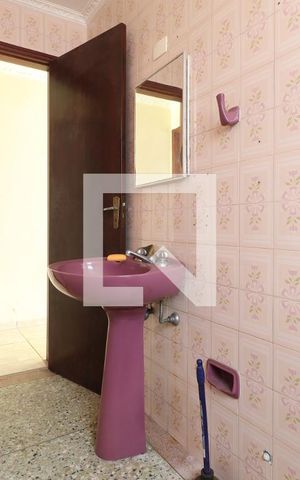 Casa à venda com 250m², 3 quartos e 1 vagaBanheiro 1