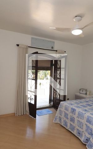 Casa à venda com 240m², 3 quartos e 2 vagasQuarto Suíte