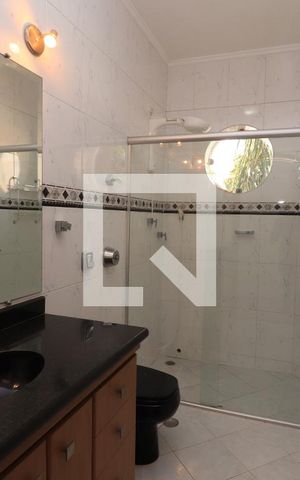Casa à venda com 240m², 3 quartos e 2 vagasBanheiro Social