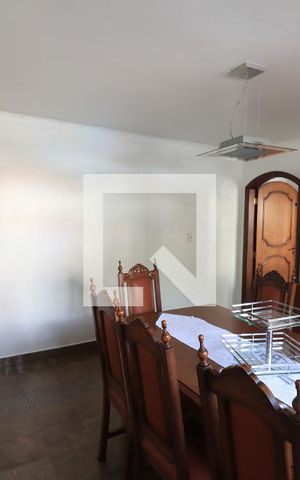 Casa à venda com 240m², 3 quartos e 2 vagasSala de Jantar