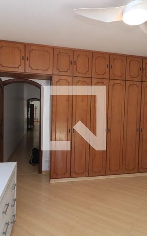 Casa à venda com 240m², 3 quartos e 2 vagasQuarto 1
