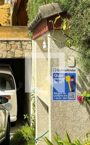 Casa de condomínio à venda com 465m², 4 quartos e 6 vagasFachada